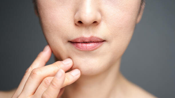 woman with saggy face